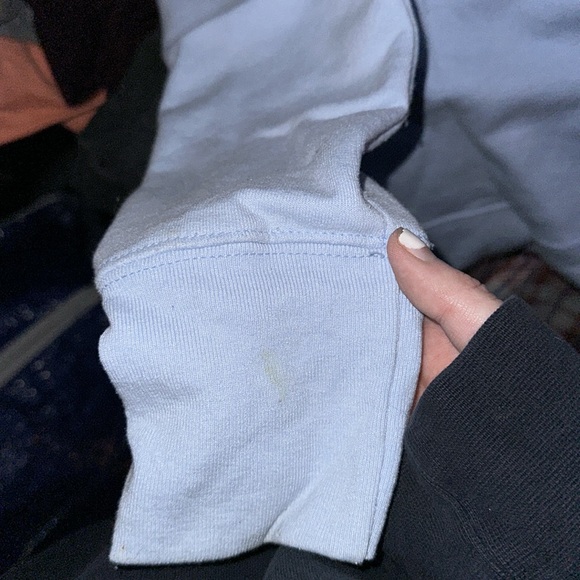 ⭐️3 For $15⭐️ Champion Logo Crewneck - Picture 6 of 6